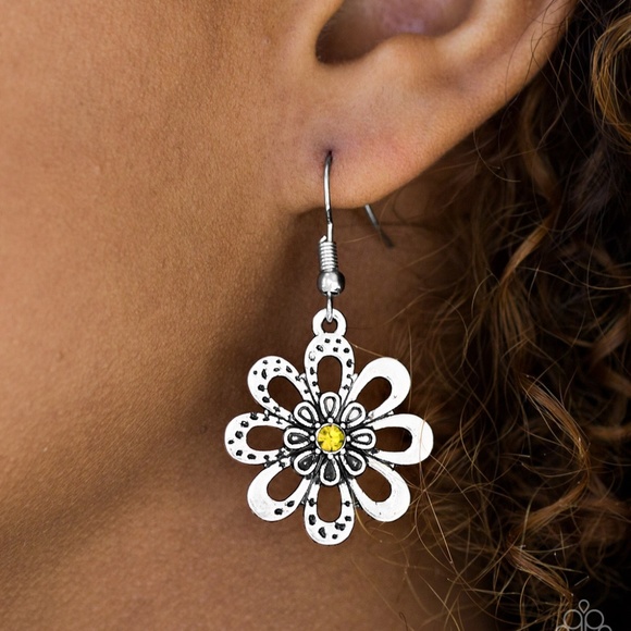 Fashion Floret - yellow earrings - Picture 2 of 2